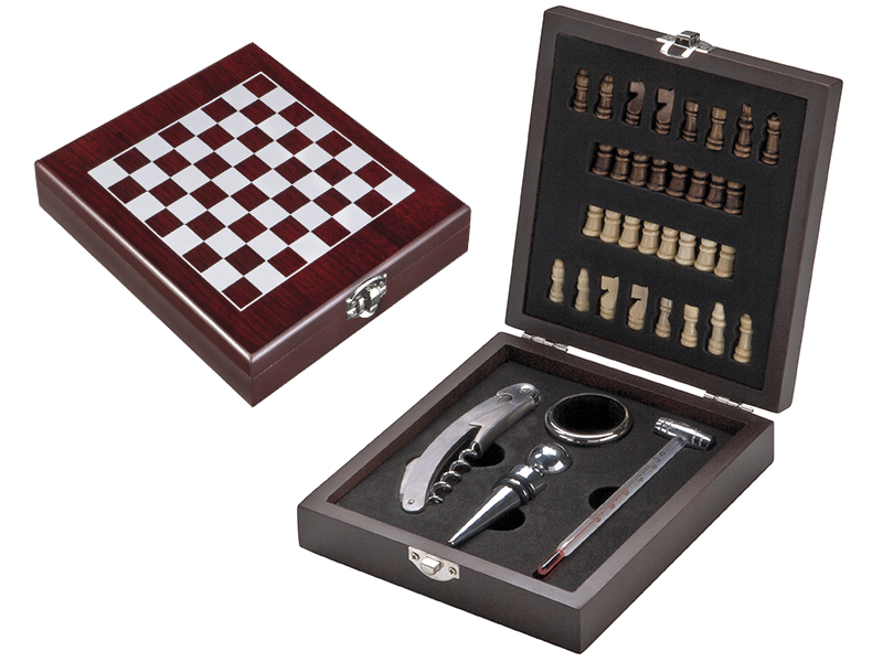 Vinski set u drvenoj poklon kutija sa šahovskom tablom i 4 elementa
