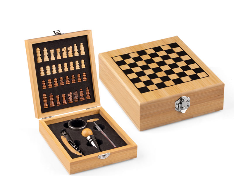 Vinski set u poklon kutija od bambusa sa šahovskom tablom i 4 elementa